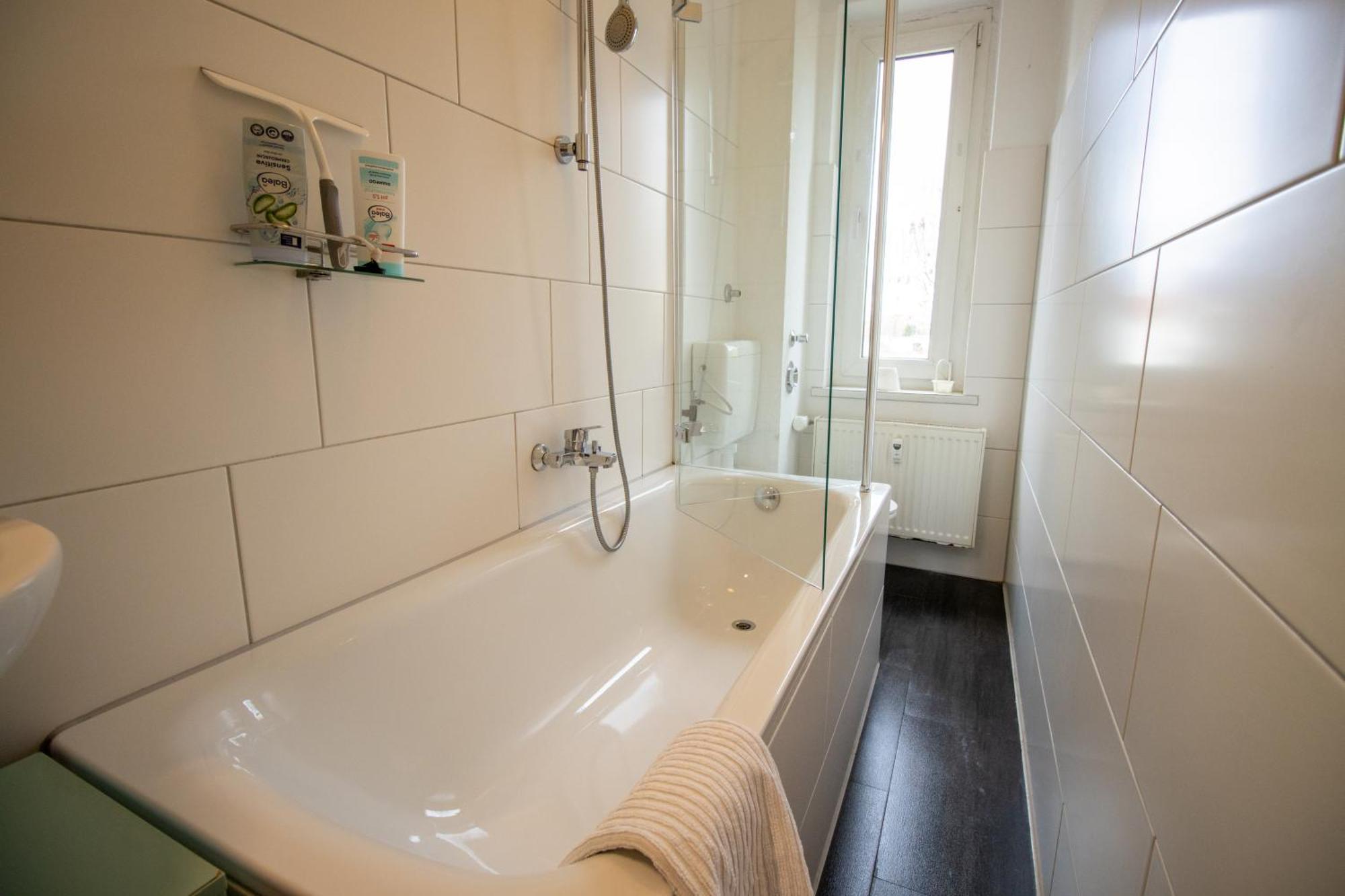 הנובר Wohnung Fuer 5 Gaeste Grosse Kueche Messe- Und Citynah מראה חיצוני תמונה